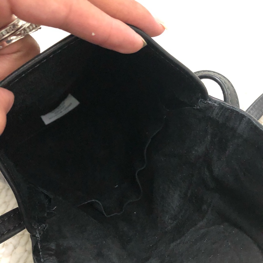 Breezy Mountain Leather Crossbody Black Bag - Picture 6 of 12